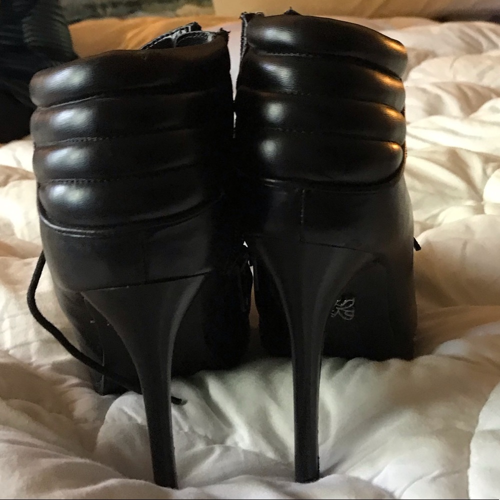 Simply Vera Wang Black Leather